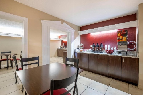 Red Roof Inn Knoxville North - Merchants Drive image 6
