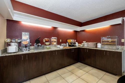 Red Roof Inn Knoxville North - Merchants Drive image 7