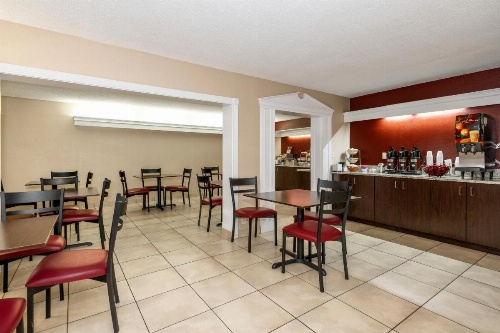 Red Roof Inn Knoxville North - Merchants Drive image 9